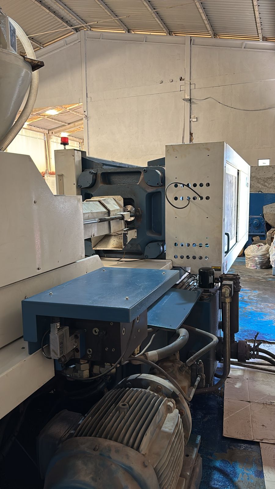 Injetora Romi 220 tons